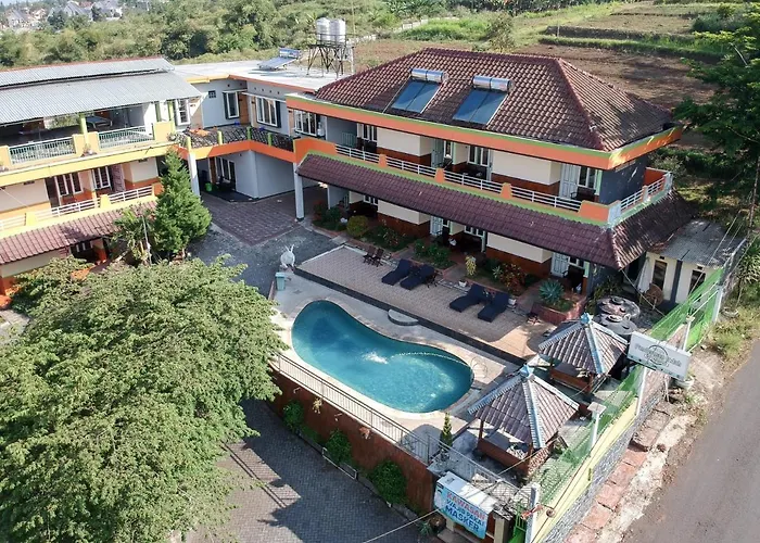 Villa Panderman Indah Batu 